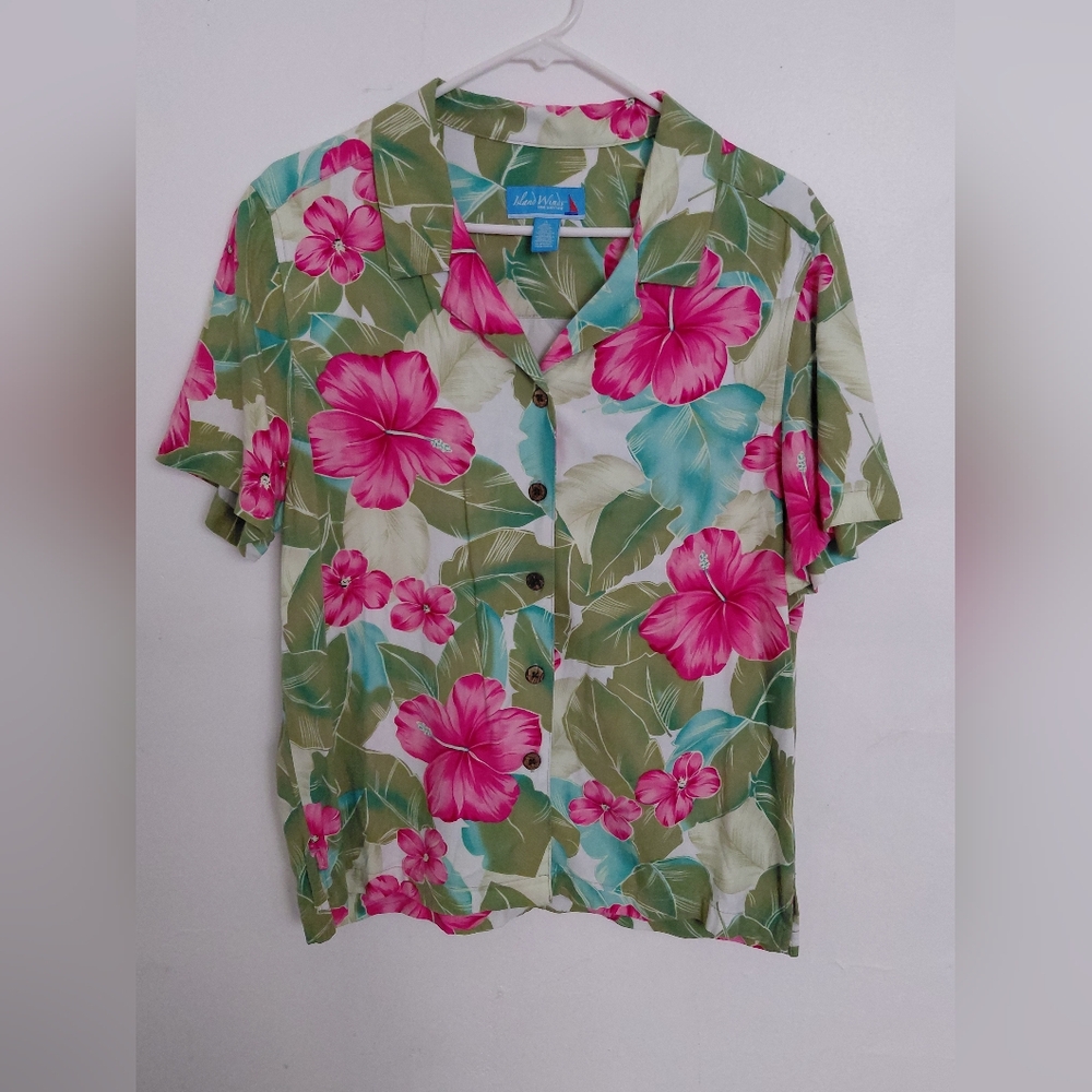 Island Winds Woman’s‎ Floral Pattern button-front Hawaiian blouse Sz L